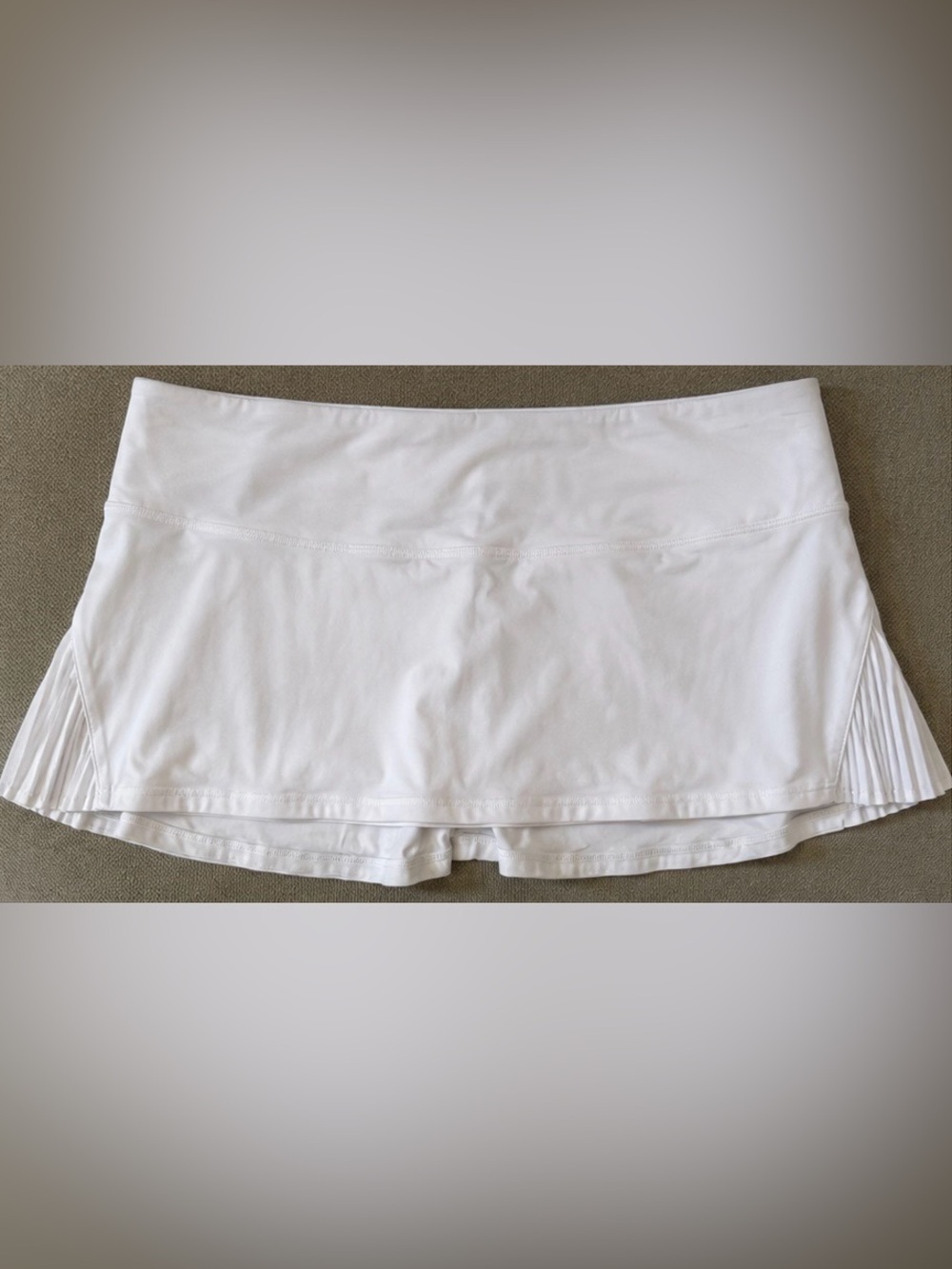 lululemon White Pleated Athletic Skort | Size 8 Regular